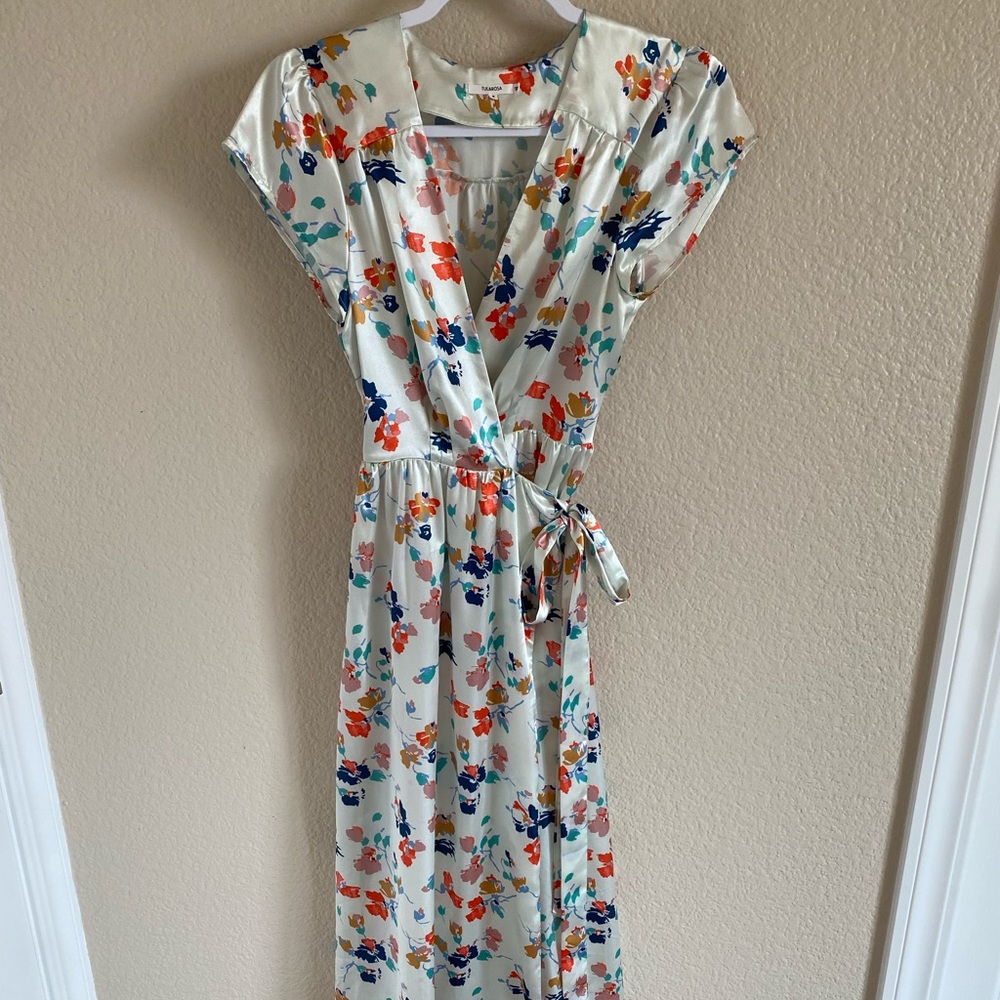 Floral Tularosa Feminine Gown